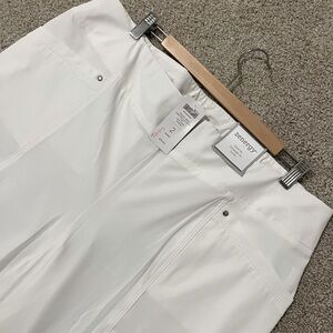 NEW CHICO’s ZENERGY NEEMA GABBI OPTIC WHITE